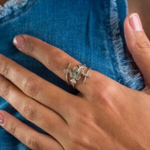 Emerald Spiral Sterling Silver Ring: Handcrafted Open Wrap Jewelry